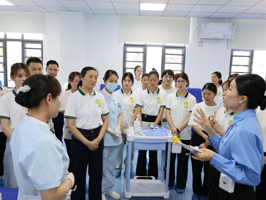 護(hù)航計(jì)劃丨135天跨越40地，國(guó)藥集團(tuán)天壇生物2025年漿站禮儀服務(wù)專項(xiàng)培訓(xùn)圓滿收官